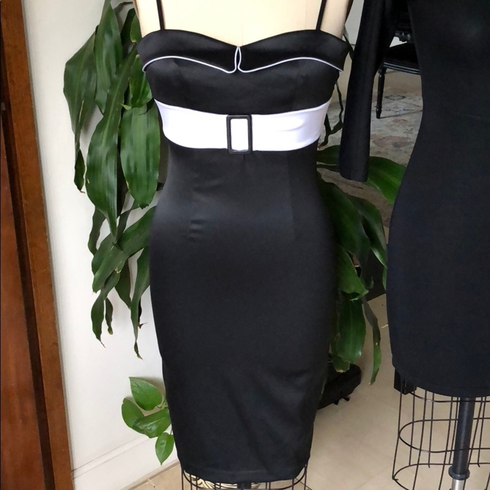 Black & white décolleté dress